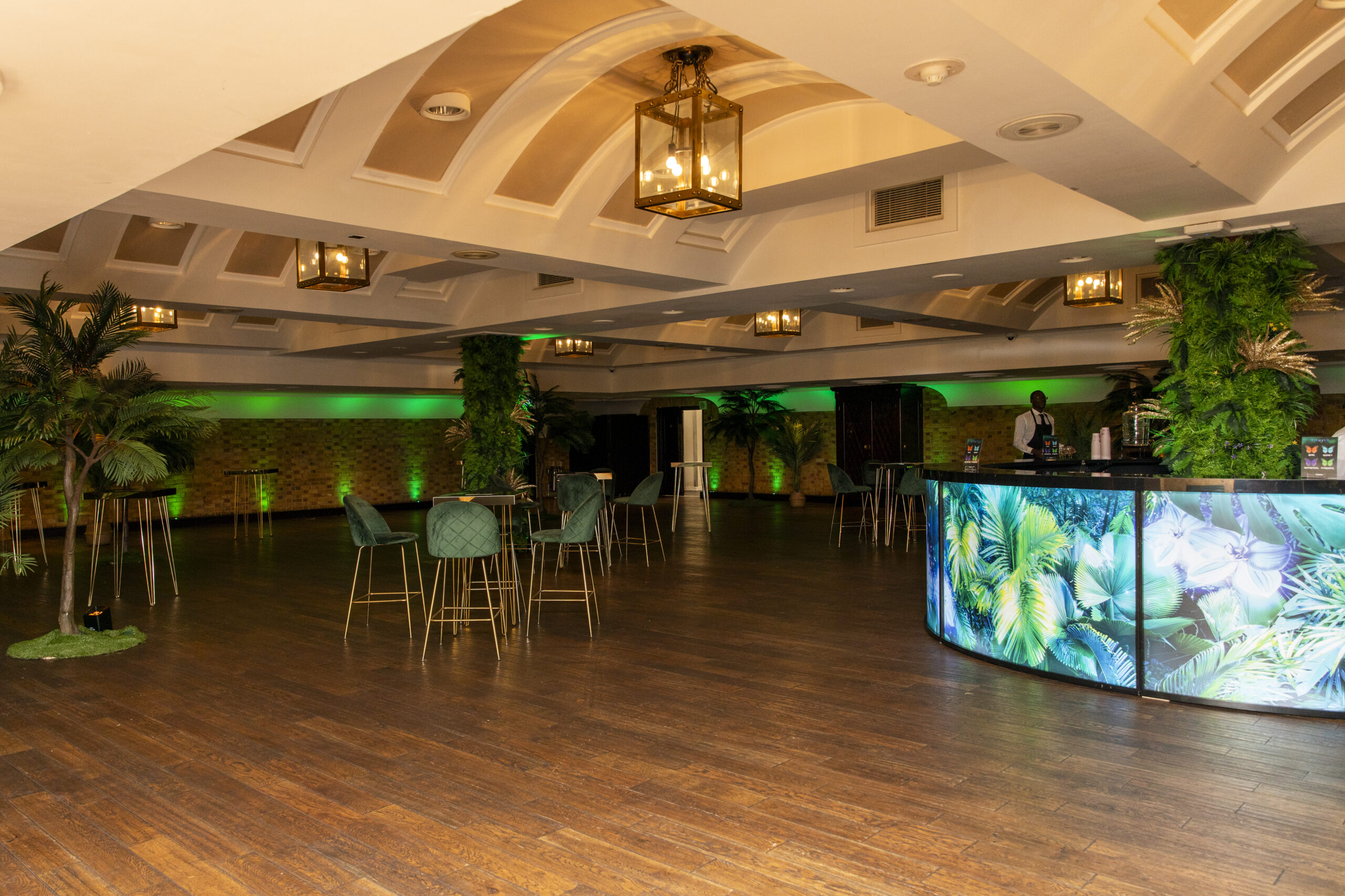 Reception in the King George III for Awin Black-Tie Gala (Bamboo)